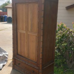 Armoire Antique