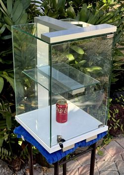 ⭕️ Glass Retail Display Case With Lock