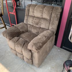 Power Recliner 📦🚚🛋 @ Elegant Furniture 