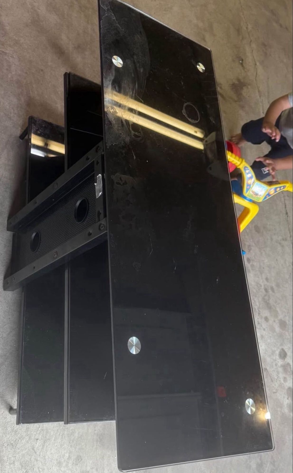 Black Glass Tv Stand