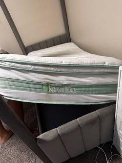2 twin mattresses