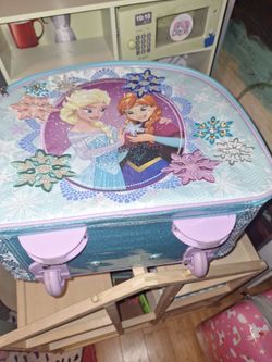 New Dysney  frozen. Suitcase