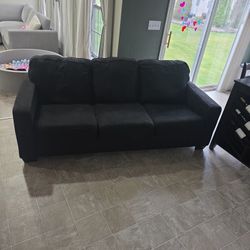 very good condition couch. pickup only