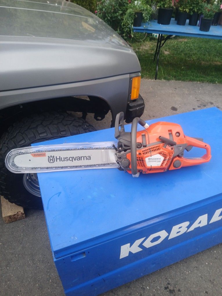 Huskavarna chainsaw professional 545 model 20 inch bar brand new never used.