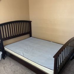 Full Size Bed Frame Wood & Box Spring 