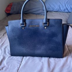 Micheal Kors Purse And Wallet