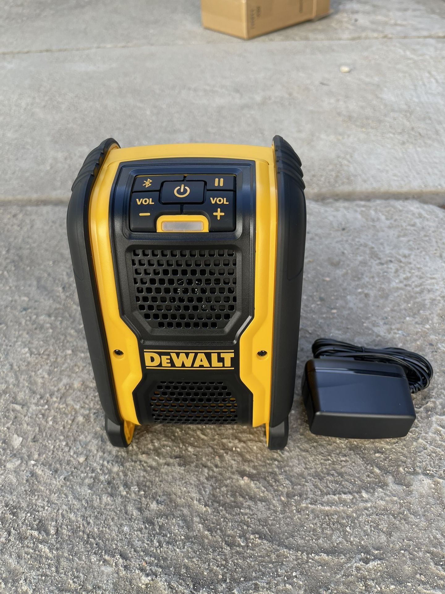 DEWALT 20V MAX Bluetooth Speaker
