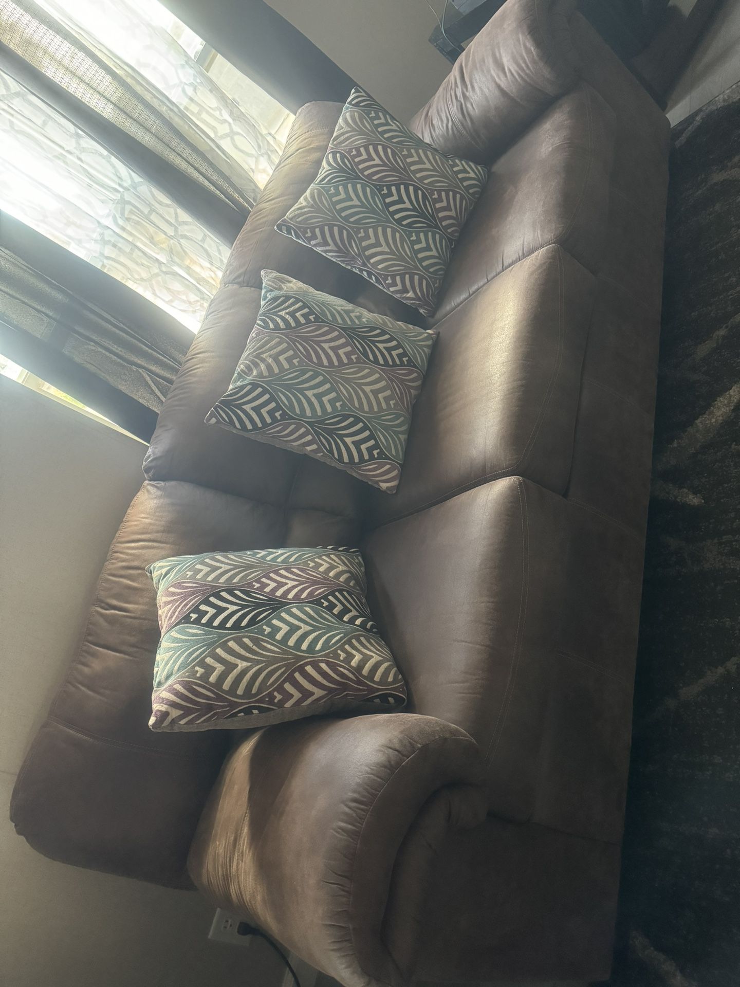 Bladen Couch Set