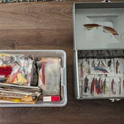 155 Beautiful Vintage Streamer Fishing Flies & Small Kit