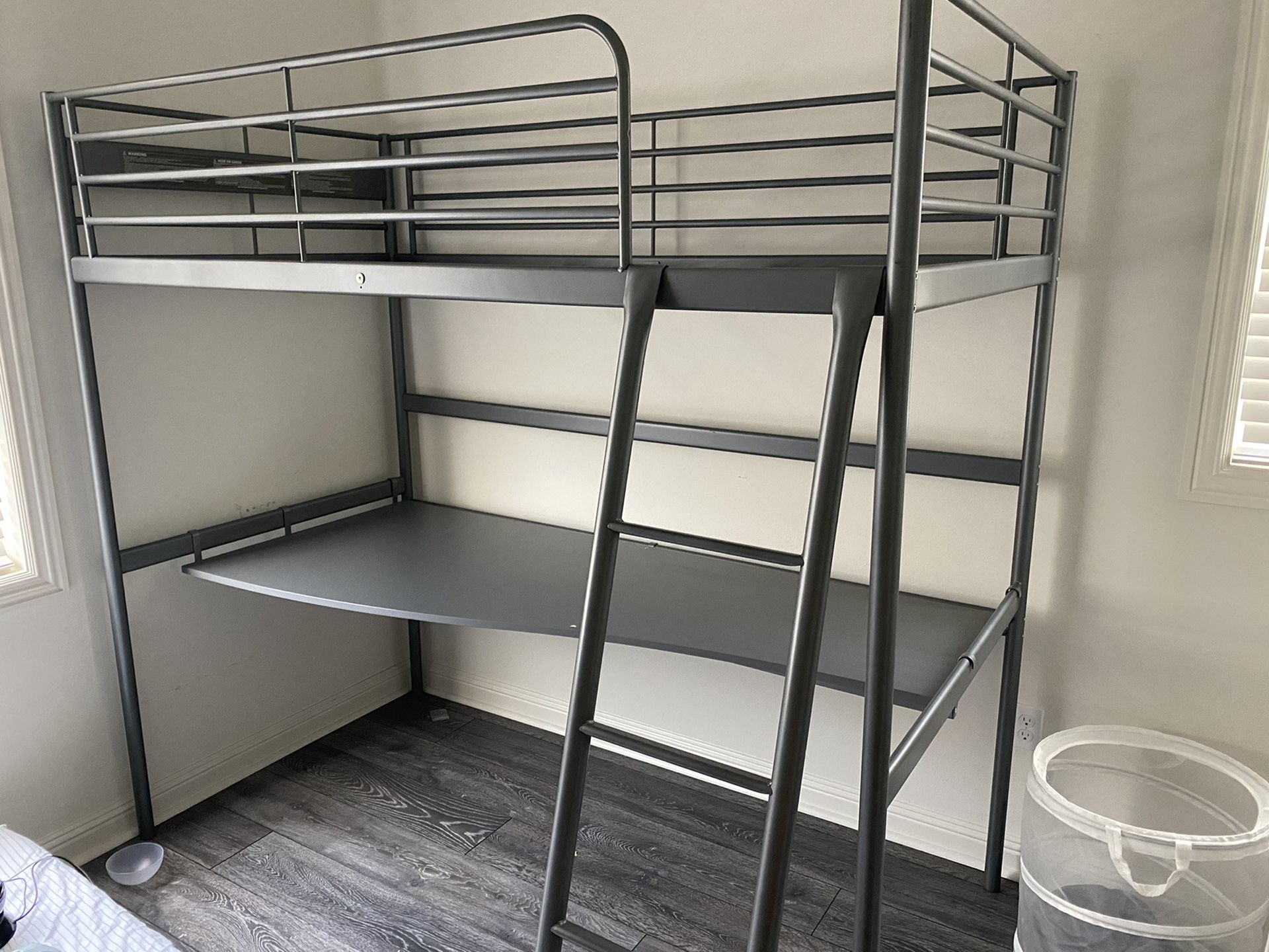 Bunk Bed with desk underneath-Twin
