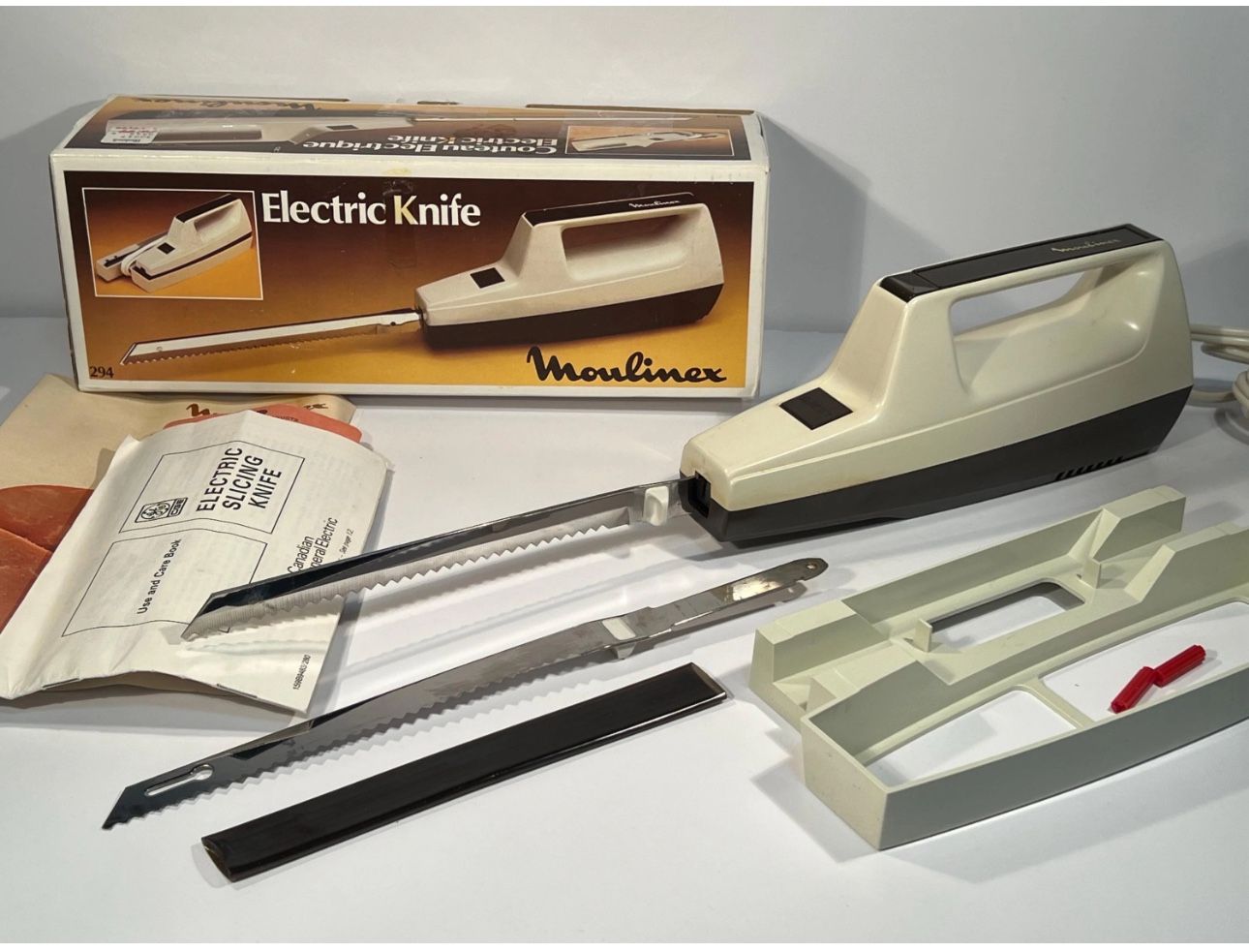 Moulinex Electric Knife Complete Set Model 294 Made In France Vintage 1970’s With Manual, Booklet, 2 Blades & Wall Mount With Hardware