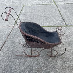 Vintage Wicker Sleigh