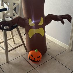 Haunted Halloween Tree