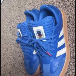 Adidas - Size 9.5 Men's