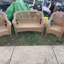 Three-piece wicker set