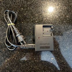 Olympus LI-40C Digital Camera Battery Charger for Olympus LI-40B & LI-42B