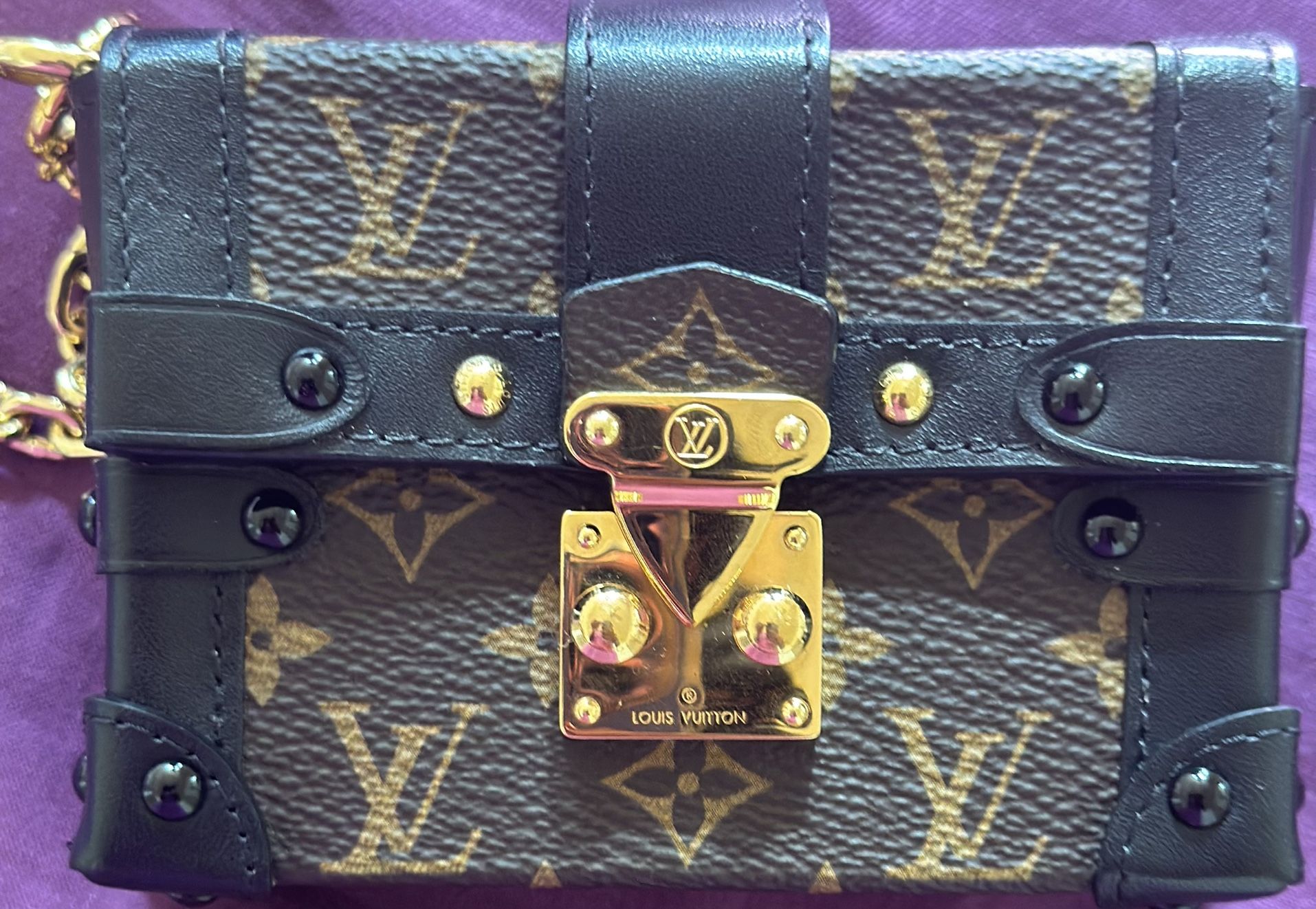 Louis Vuitton essential trunk