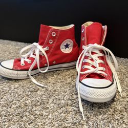 Red High Top Converse – Men’s 6 / Women’s 8 