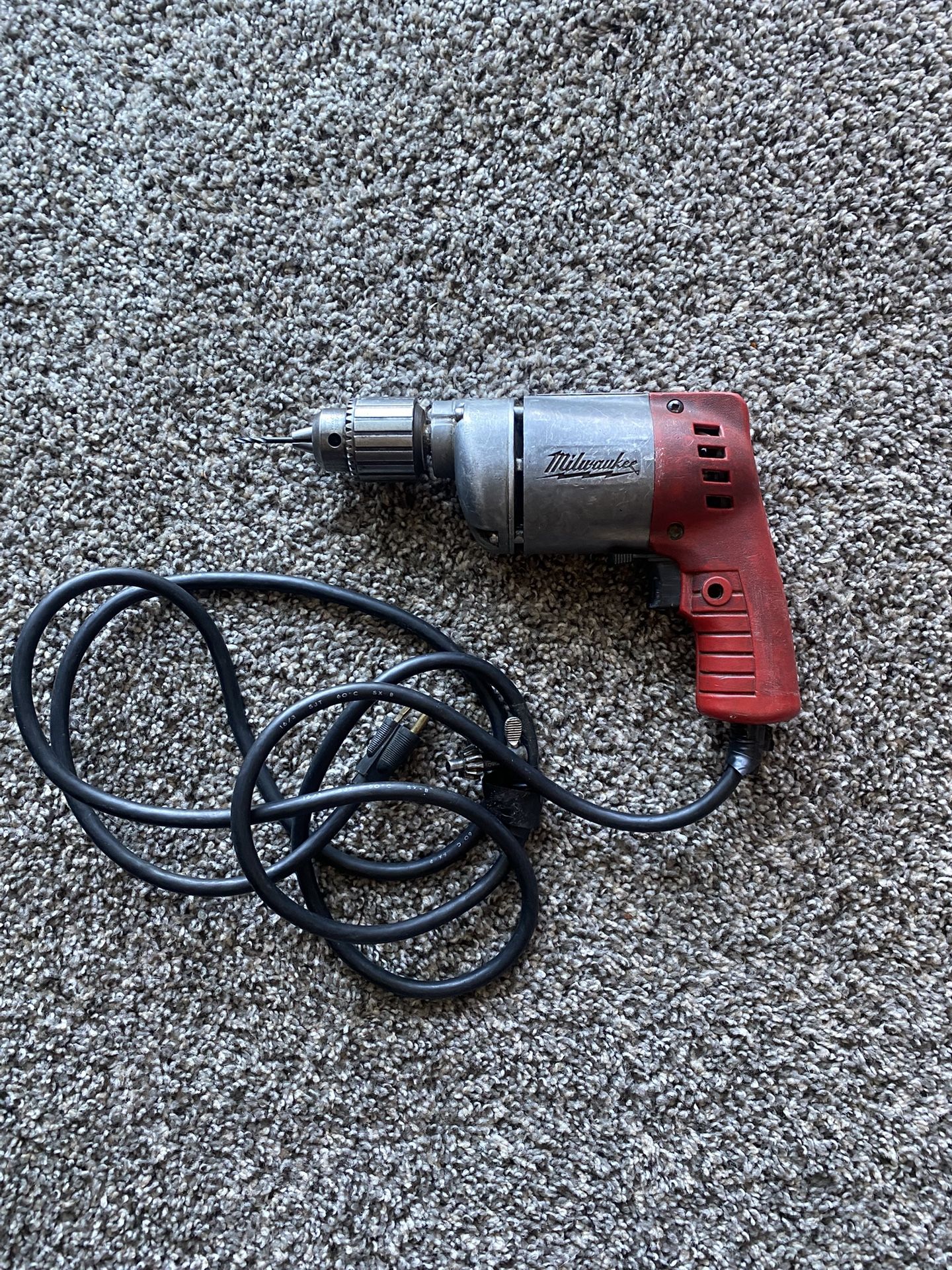 milwakee drill with drill bits