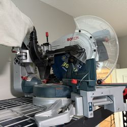 12” BOSCH Miter Saw Kit- Battery Operated
