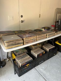 Records / Vinyls ( 400$ )