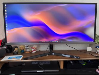Ultra Wide Monitor
