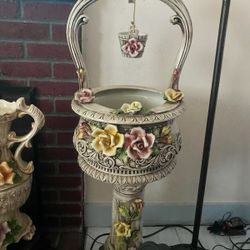 Capodemonti ceramics for sale at a very good price, any questions send me a text.  Fountain$300 Lamp 800.table 300   