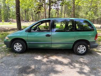 Dodge Caravan Minivan Green 1999