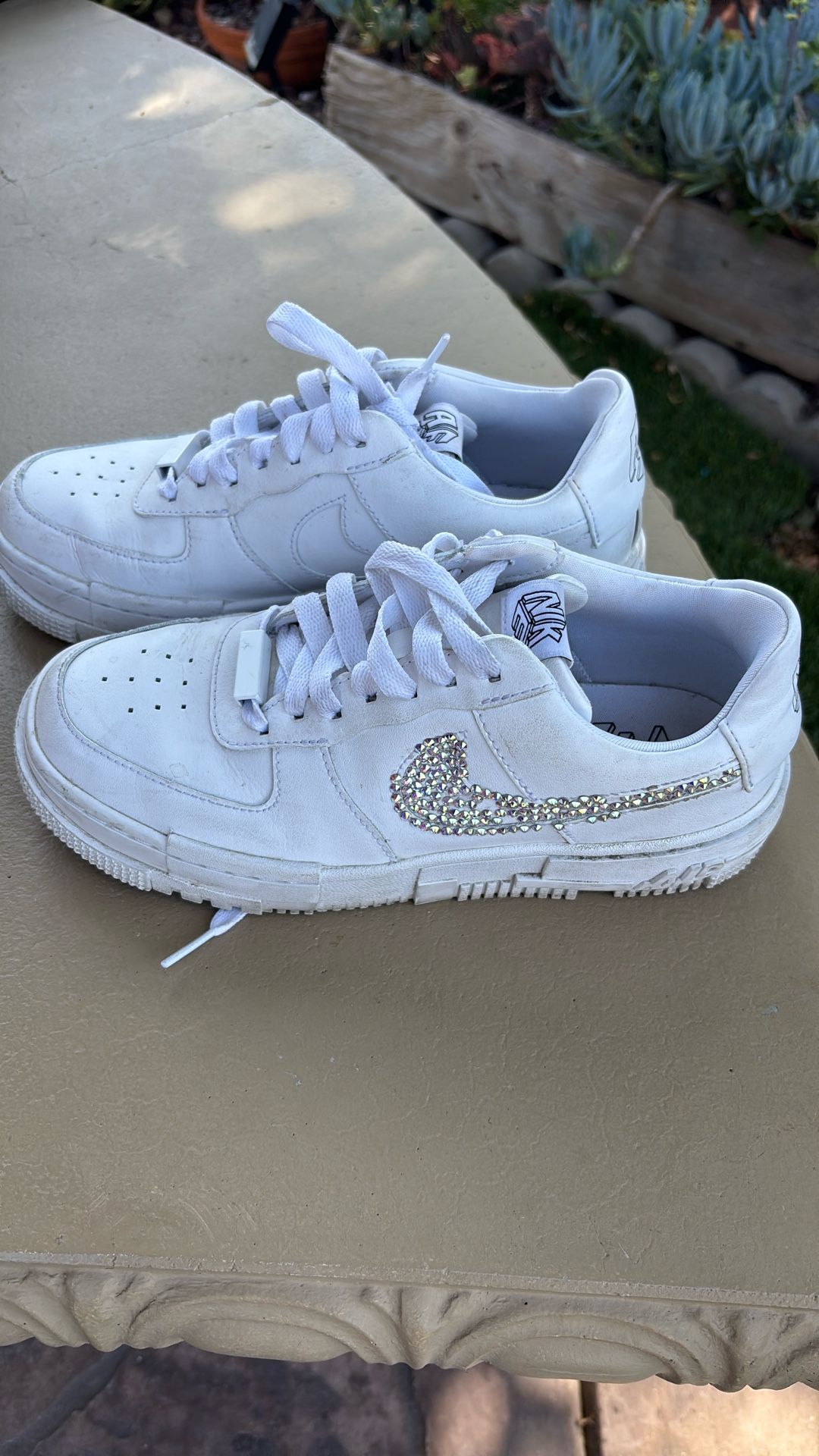 USED NIKE SHOES