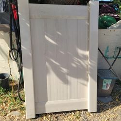 vinyl fence gate