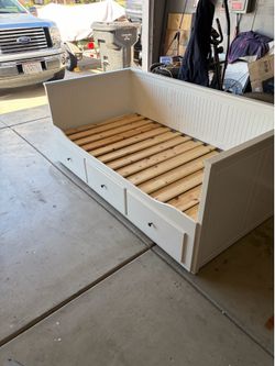 Twin bed frame