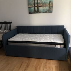 Twin Daybed with Trundle (Incl. Mattresses)