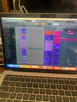 2015 MacBook Pro Music DJ School Business