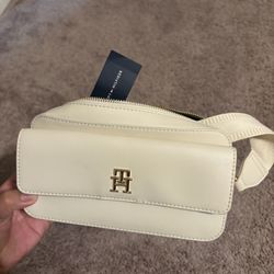 Tommy Hilfiger Crossbody Bag 