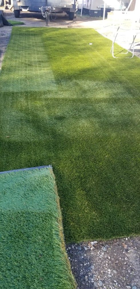 24x8 Ft Artificial Turf / Pasto Artificial