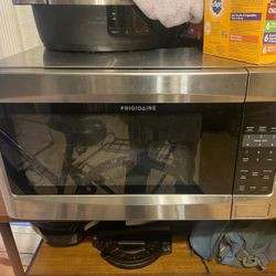 Microwave - Stainless Steel - Frigidaire