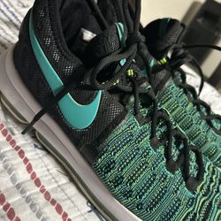 Kd Basketball Shoes Size 9.5 Send Offers