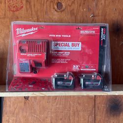 M18 Red Lithium XC4.0 Starter Kit
