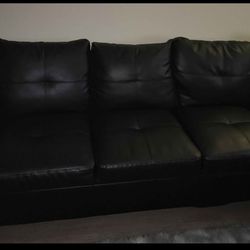 L-shaped Black couch - Read Description - WOULD NOT BE RESPONDING TO "IS IT AVAILABLE"