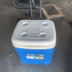 60 Quarts Igloo Cooler on Wheels