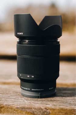 SONY 28-70mm f/3.5-5.6
