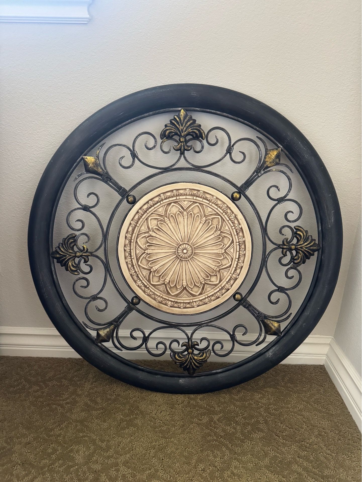Decorative metal wall art 32” diameter