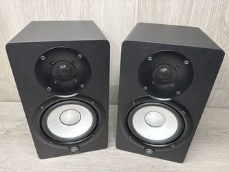 Yamaha HS5 Powered Studio Monitor Speakers Pair Black (A1D030729)