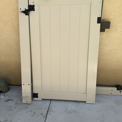 Vinyl Fence Door 