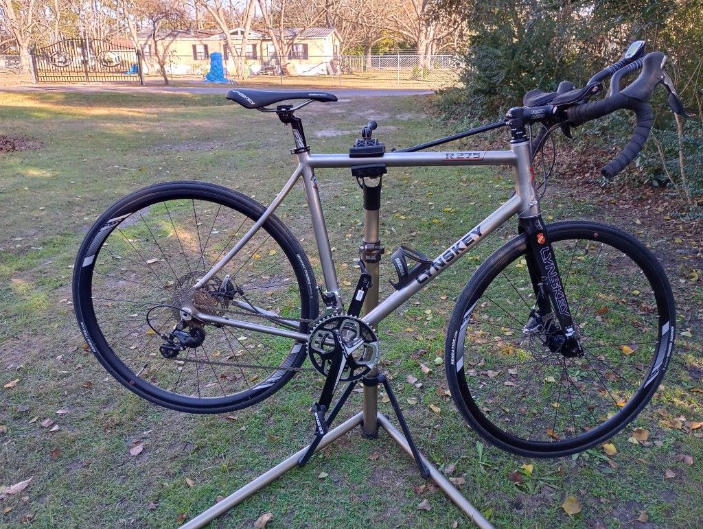 Lynskey R275 Disc Road Bike (Like New)