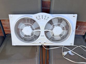 Pre-Owned Pelonis 9-inch Twin Window Fan (Northridge)