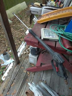 Pressure washer gun