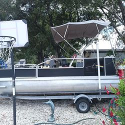 Pontoon Boat 