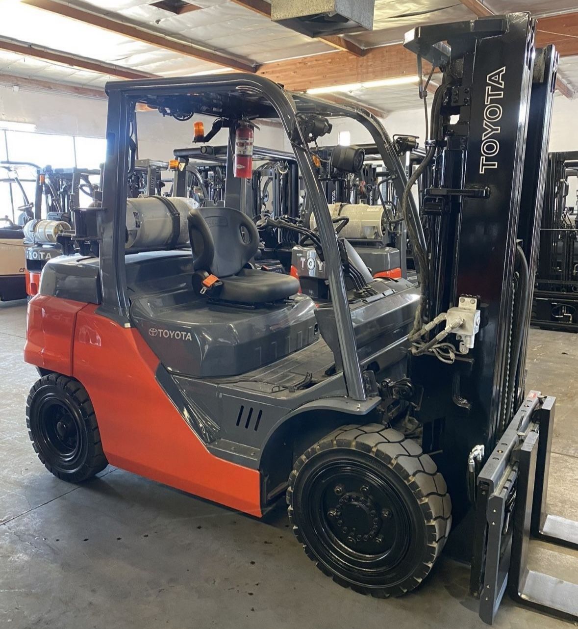 2019 Toyota 8FG35U Forklift 4-way Valve