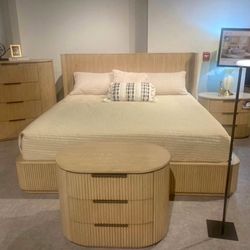 New bedroom set in box 📦 899